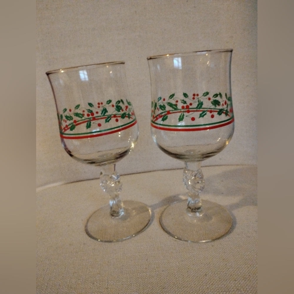 Vintage Festive Arby's Crystal Hand-Painted Gold Trimmed Christmas Wine Glasses